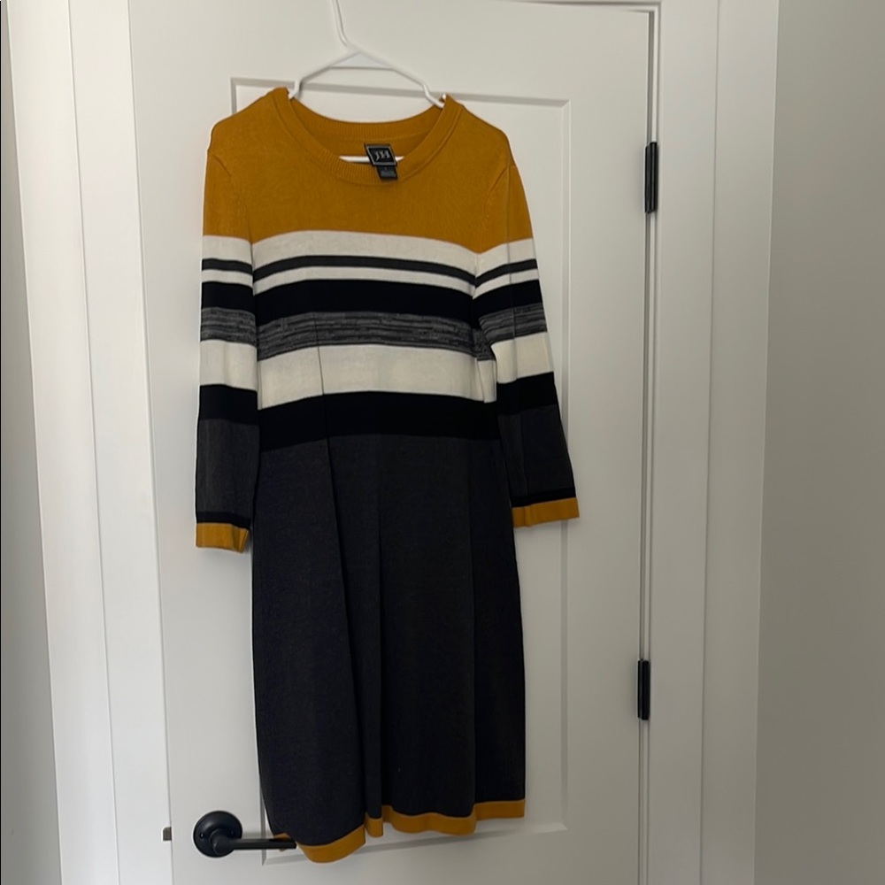 Chic Long Sleeve Striped Dress in Mustard and Black